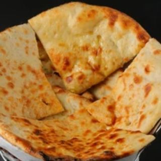 Naan con mantequilla