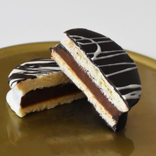 Alfajor de Maizena bañado