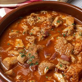 Callos de ternera con chorizo casero