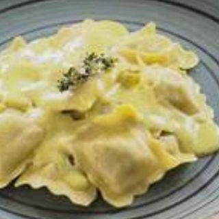 RAVIOLI CON SALMON ITALIANO