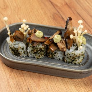 Uramaki Yasai Kinoko (8 Pzs.)