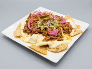 Nachos Con Cochinita Yucateca (Media Ración)