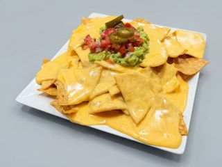 Nachos Con Queso Cheddar (Media Ración)