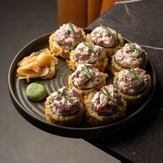 Fried truffled Tuna roll