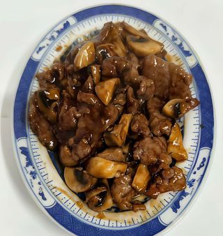 Ternera Con Champiñones