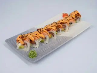 75A. Maki Roll Uramaki Salmón Flameado (8 Pzs.)