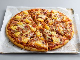 Tropical Ham Paradise Pizza (33 Cm.)