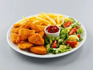 plato nuggets de pollo 6 uds)