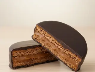 Alfajor Artesanal Bañado En Chocolate (1 Ud. x 7cm aprox.)