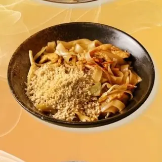 Pad thai pollo