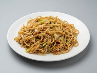 Tallarines Fritos Con Tres Delicias