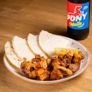 Arepa con Chicharron
