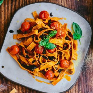 Tagliatelle pesto rosso
