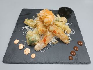 Tempura de verdura y langostino ( 12 uds.)