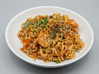 YAKISOBA DE SALMON