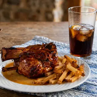 Codillo de cerdo al horno.