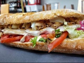 BOCADILLO DE VEGETAL DE POLLO