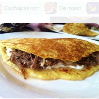 Cachapa de mechada con queso 