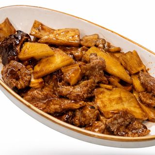 40. Ternera Con Bambú Y Setas Chinas