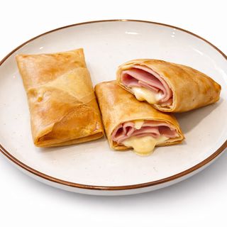 8. Rollito De York Y Queso (2 Uds.)