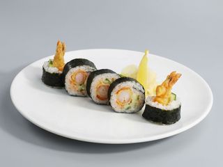 Futomaki langostino y pepino