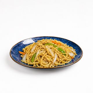 29. Tallarines fritos con verduras