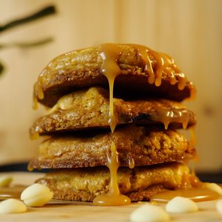 Cookie De Chocolate Blanco Rellena De Caramelo Salado (100 gr.)