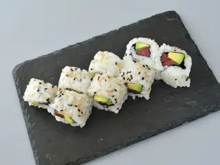 Atún Uramaki Roll (8 Pzs.)