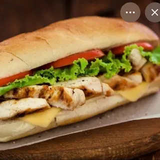 Bocadillo pinchos de pollo