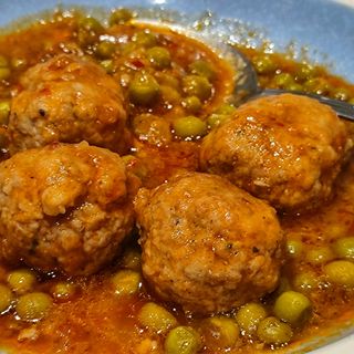 ALBÓNDIGAS EN SALSA
