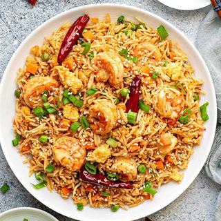 Arroz frito con langostinos