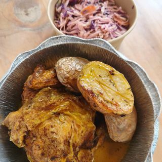 MEDIO POLLO + COLESLAW+ BEBIDA