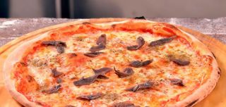 Pizza Napolitana (Mediana)