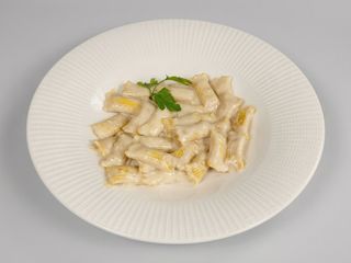 Macarrones Rellenos De Rulo De Cabra Con Beicon Y Nueces