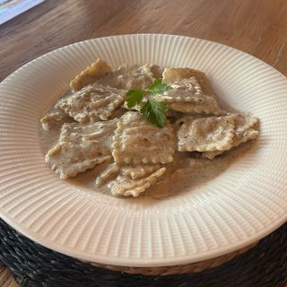 Ravioli relleno de trufa. SUGERENCIAS