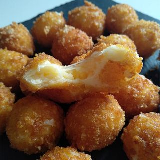 Bolas De Queso
