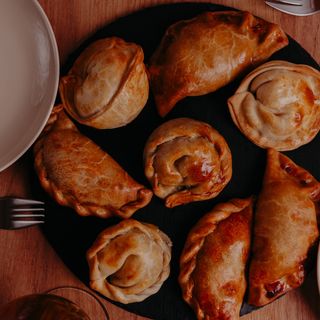 Empanada De Cebolla Caramelizada