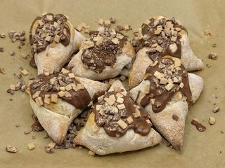 Triangulos rellenos de chocolate kitkat 