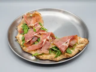 Calzone Cabra serrana.