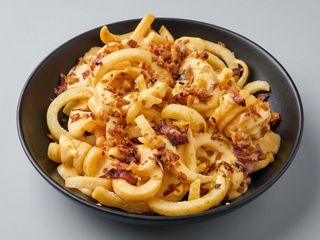 Papas Con Cheddar Bacon Y Cebolla Crispy