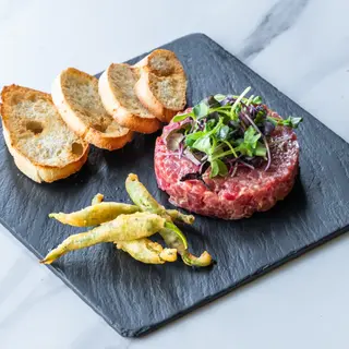 Steak tártar clásico
