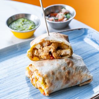 Burrito de pollo braseado