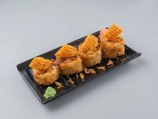 18. Maki crispy (4uds.) / Crispy maki (4 pieces)