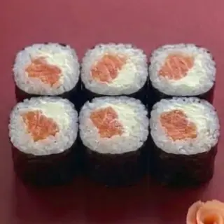 Maki salmon con queso Philadelphia