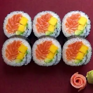 Futomaki salmon con mango