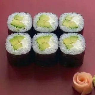 Maki aguacate con queso Philadelphia