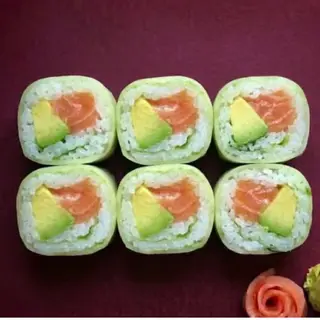 Spring de salmon con aguacate