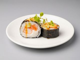 017 FUTOMAKI SURIMI Y SALMON 6U