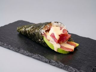 87-Temaki de atún