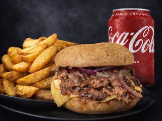 COMBO BURGER DE PORK O CHICKEN